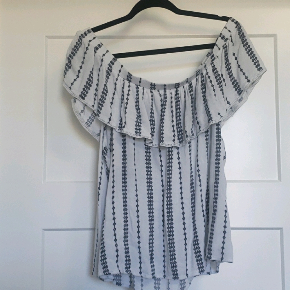 XL Off the shoulder blouse